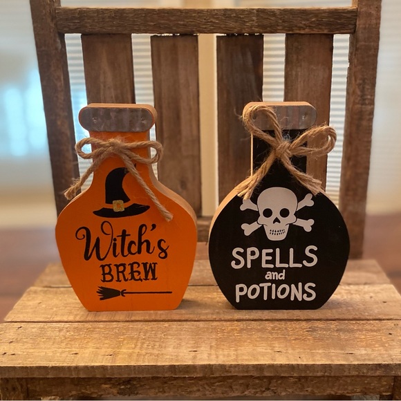 Halloween Potion Bottles Set, Witch’s Brew Potion Bottles, Spells & Potions - Picture 13 of 16